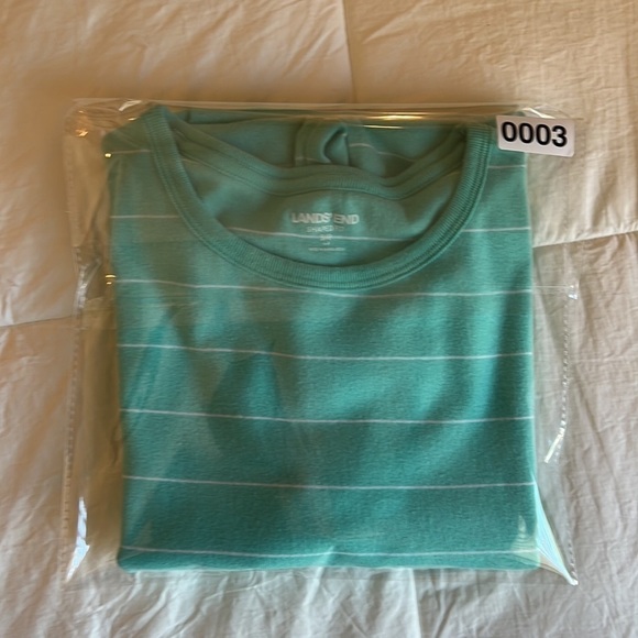 Lands’ End Woman’s Fitted Cotton Tee Shirt - Picture 6 of 7
